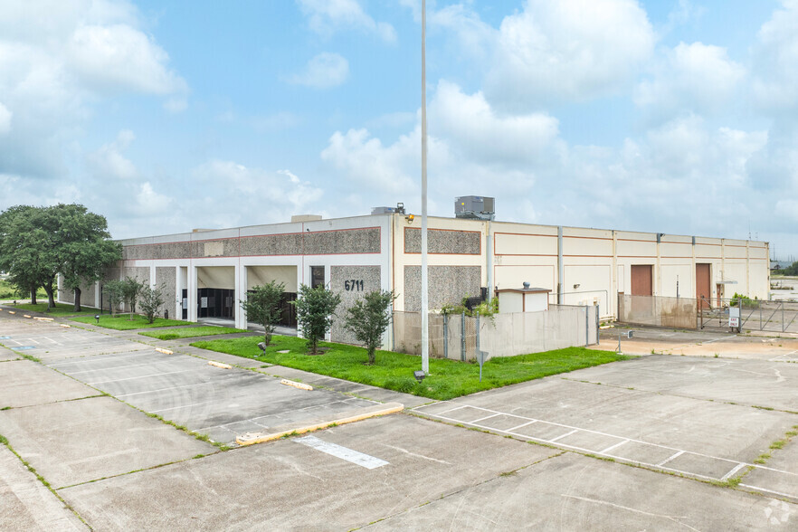 Primary Photo Of 6711 E Highway 332, Freeport Warehouse For Sale