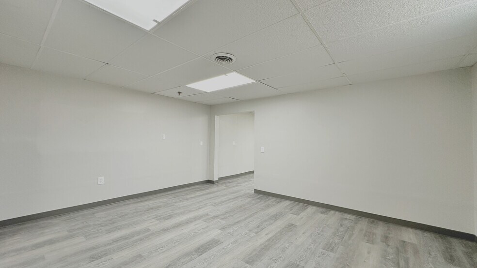 More Photos Of 7125 Reading Rd, Cincinnati Medical For Sale