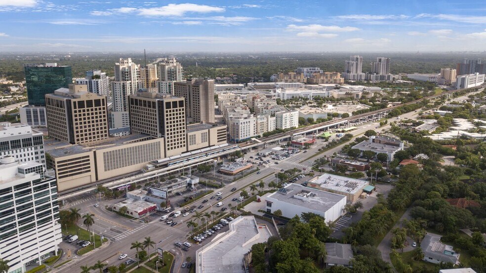 More Photos Of 9308 S Dixie Hwy, Miami Freestanding For Lease