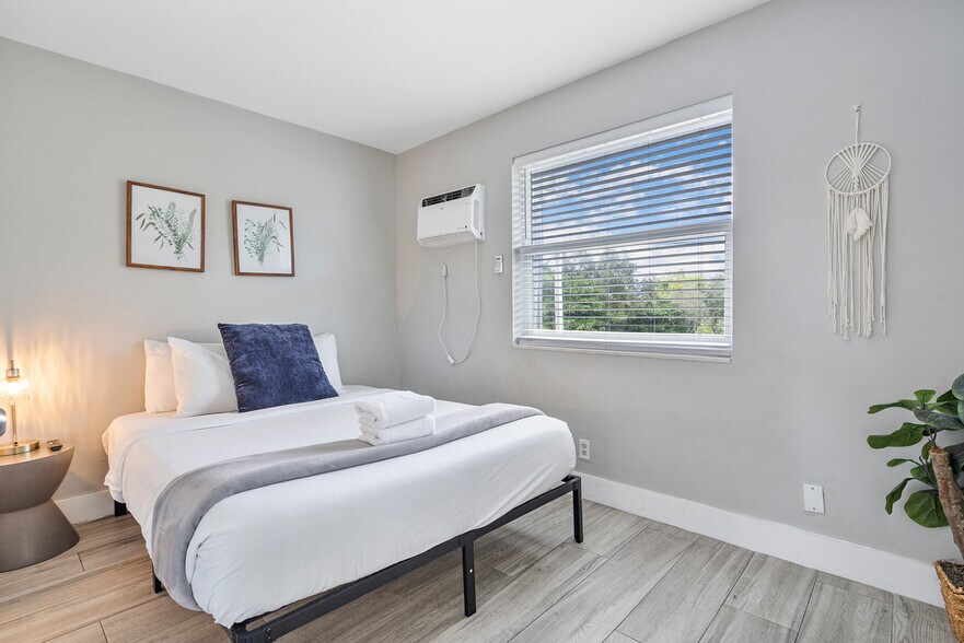 More Photos Of 50 SE 12th St, Fort Lauderdale Apartments For Sale