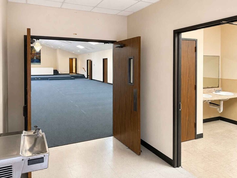 More Photos Of 3917 Wipprecht St, Houston Religious Facility For Sale