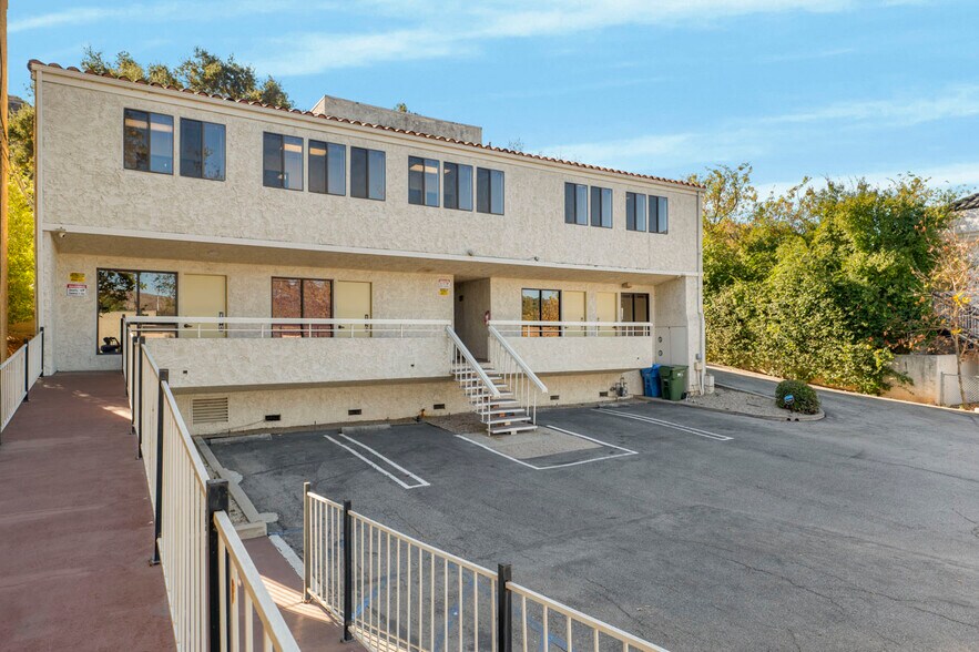More Photos Of 28215 Agoura Rd, Agoura Hills Office For Sale