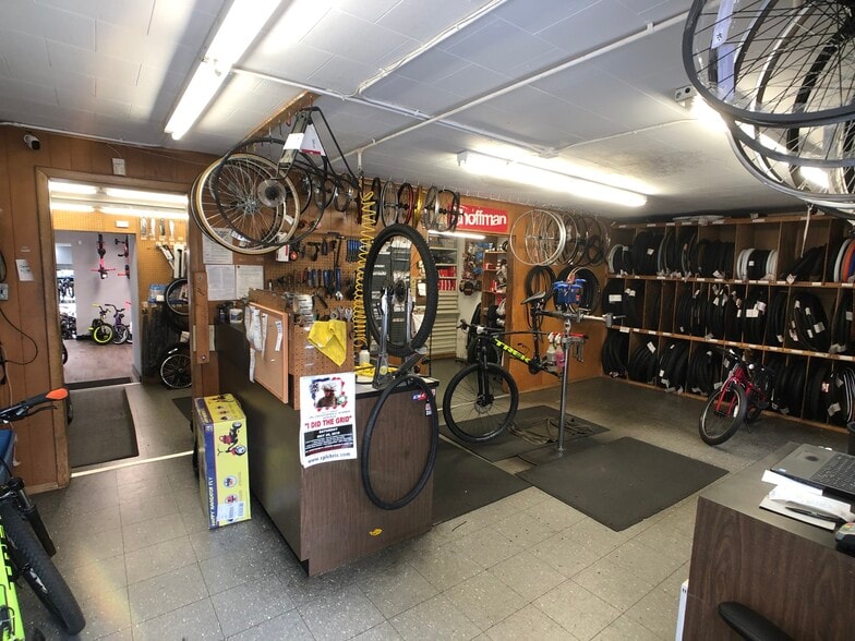 More Photos Of 270 Larkfield Rd, East Northport Storefront Retail Office For Sale