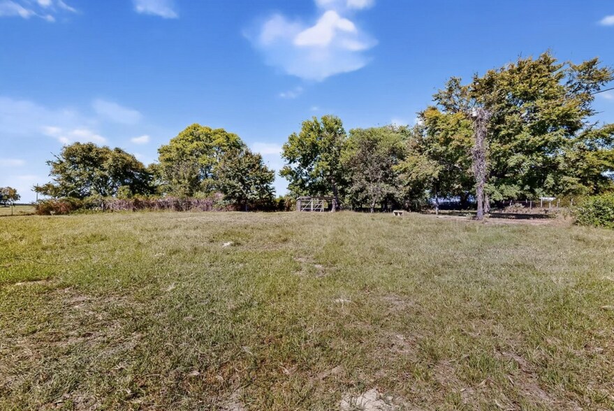More Photos Of 1800 W Frank St, Grand Saline Land For Sale