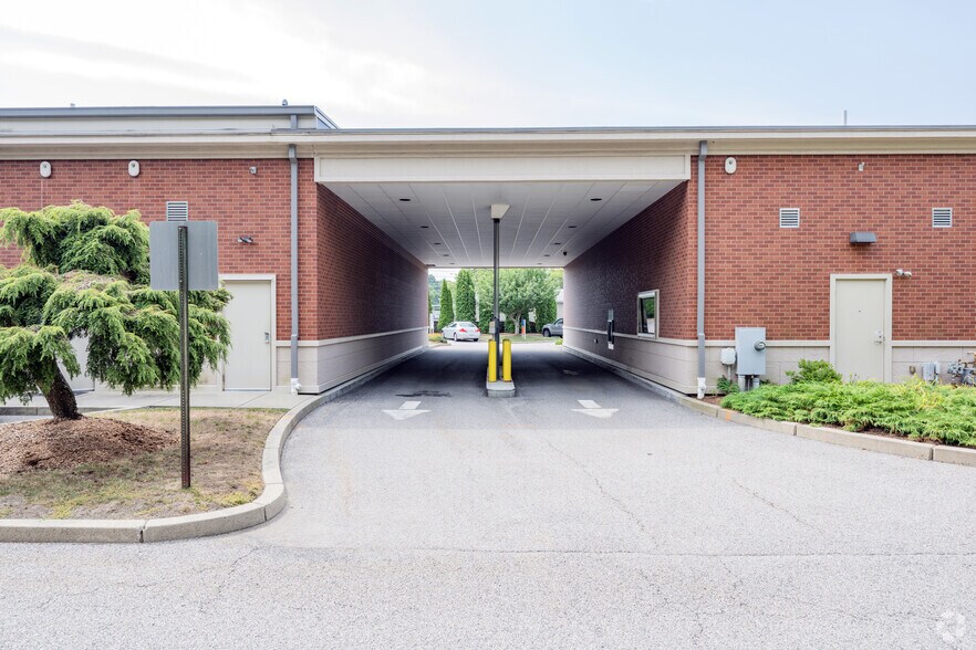 More Photos Of 5750 Post Rd, East Greenwich Medical For Sale
