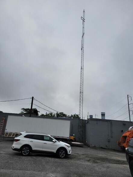 More Photos Of 114 Railroad St, Huntington Station Land For Lease