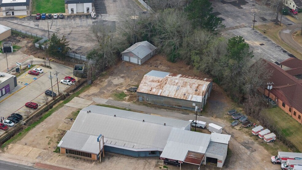 More Photos Of 1006 South Timberland Dr, Lufkin Industrial For Sale