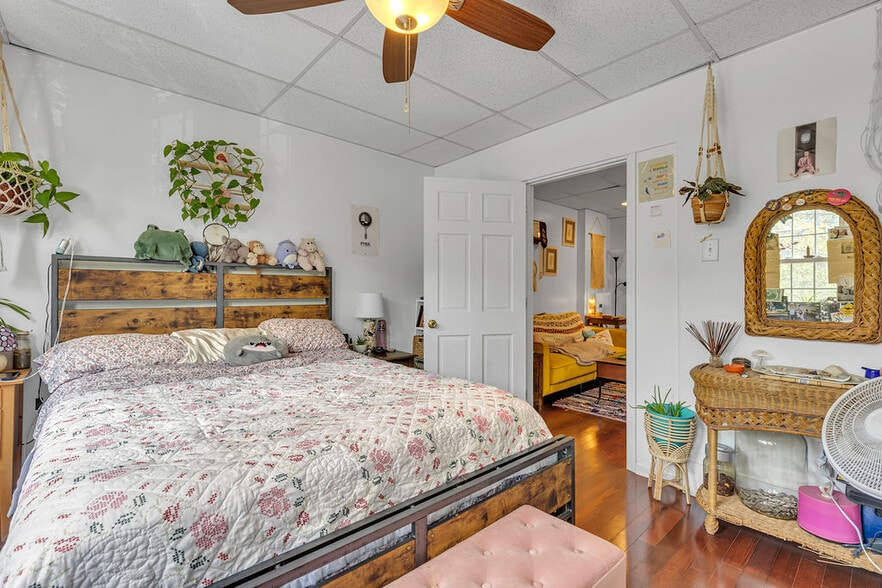 More Photos Of , New Brighton General Retail For Sale