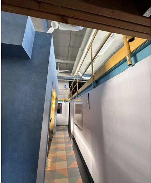 More Photos Of 77 Gazza Blvd, Farmingdale Showroom For Sale