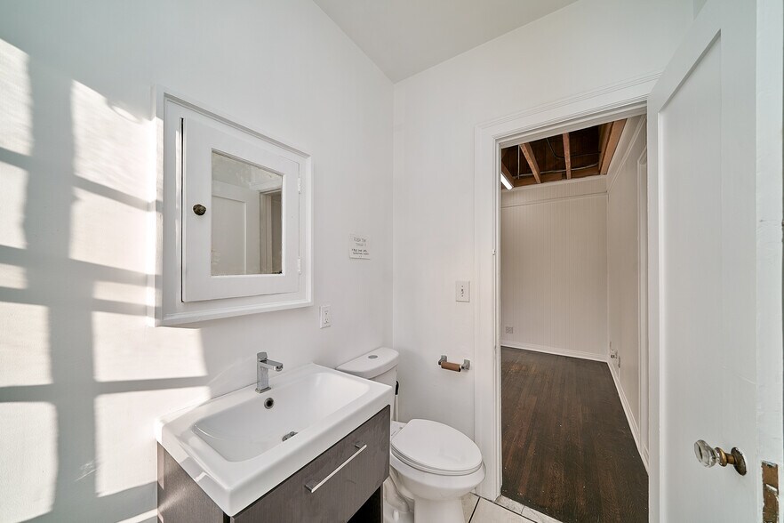 More Photos Of 358-360 S La Brea Ave, Los Angeles Storefront Retail Office For Lease