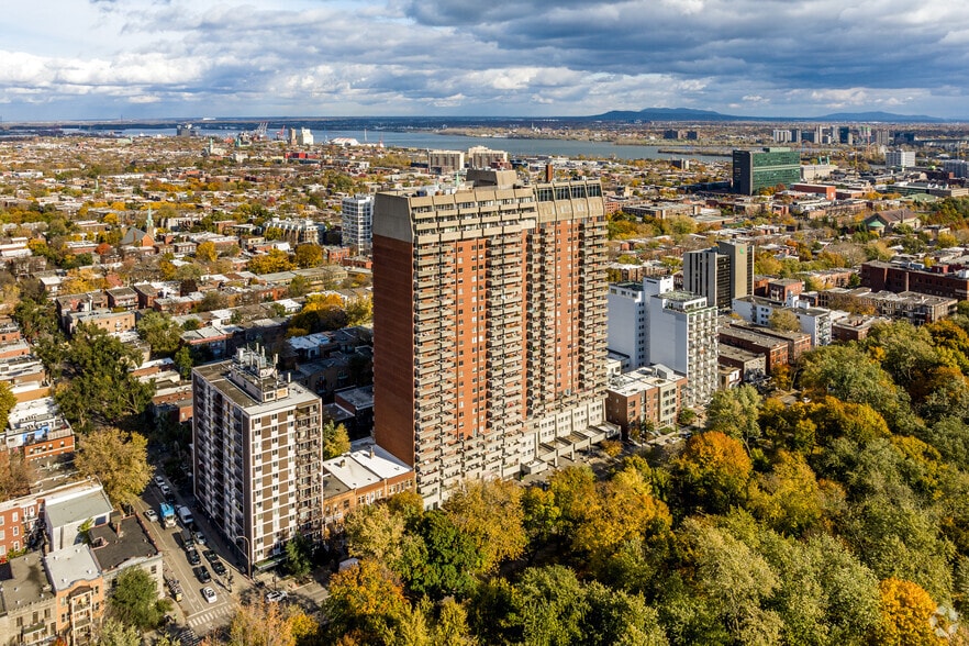 More Photos Of 3535 Av Papineau, Montréal Apartments For Sale