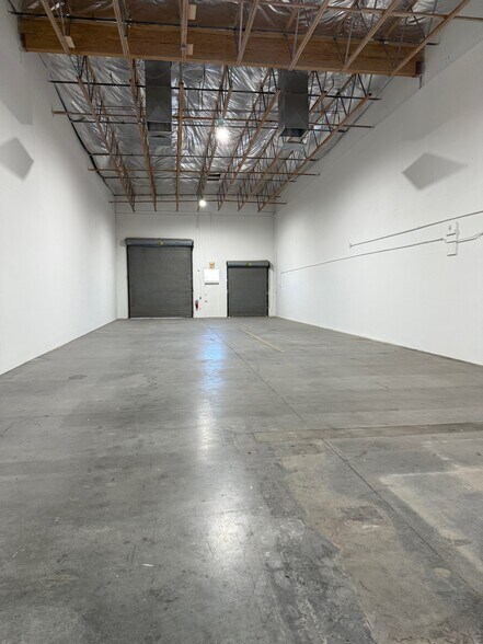 More Photos Of 5075 Cameron St, Las Vegas Distribution For Lease