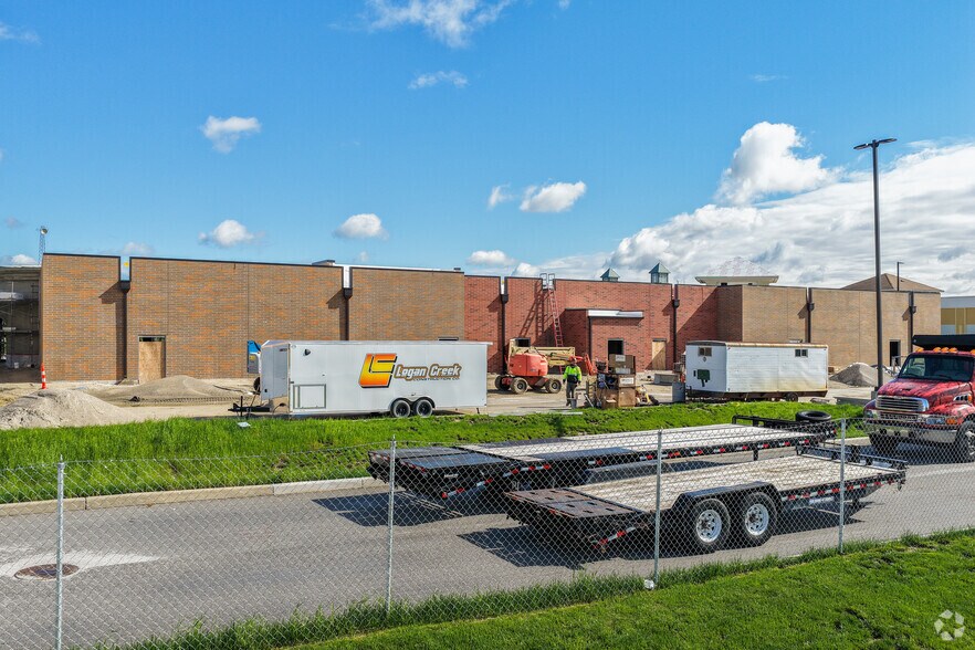 More Photos Of 5000 Levis Commons Blvd, Perrysburg Freestanding For Lease