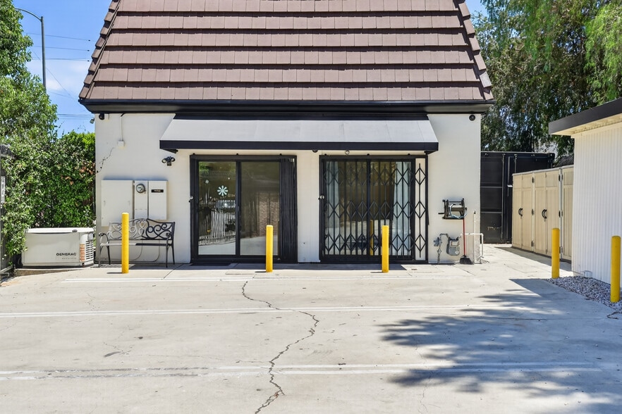 More Photos Of 4925 Sepulveda Blvd, Sherman Oaks Office For Sale