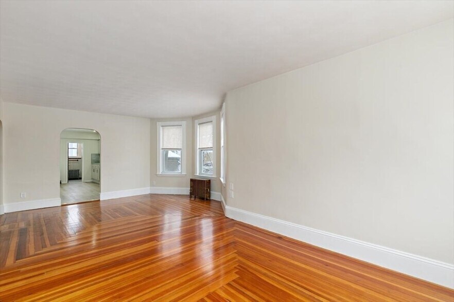 More Photos Of 412 Cabot St, Beverly Apartments For Sale