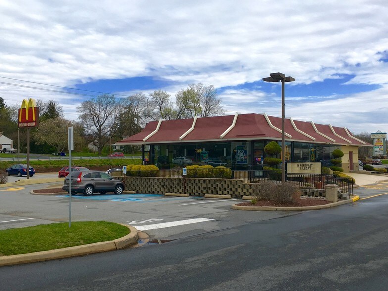 More Photos Of 1600-1796 W Newport Pike, Wilmington Unknown For Lease