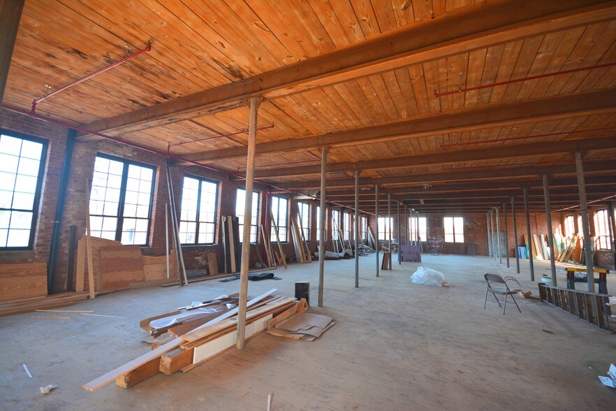 More Photos Of 1 Factory Sq, Southington Industrial For Lease