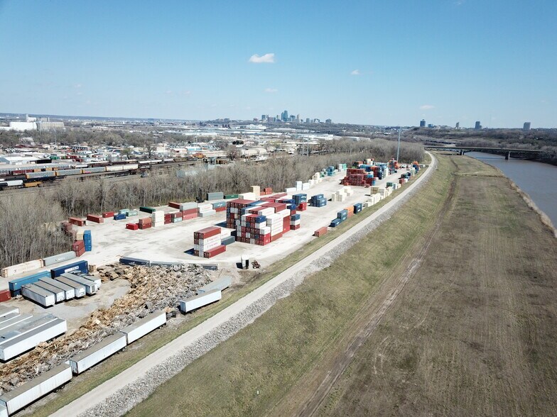 More Photos Of 1161 S 12th St, Kansas City Land For Lease