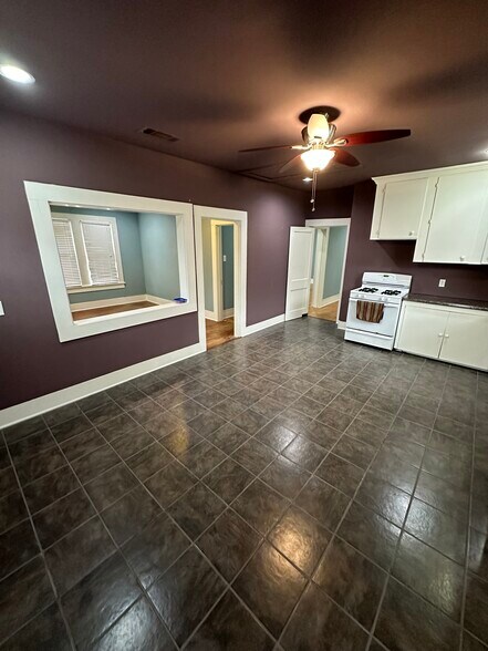 More Photos Of 1014 N Elm St, Denton Office Residential For Lease