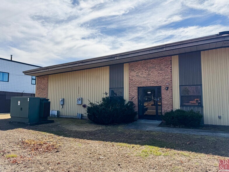 More Photos Of 351 Burnham St, East Hartford Light Manufacturing For Lease