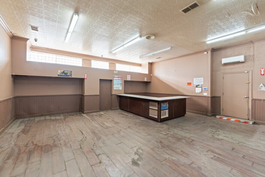 More Photos Of 1100 N Fresno St, Fresno Service For Sale