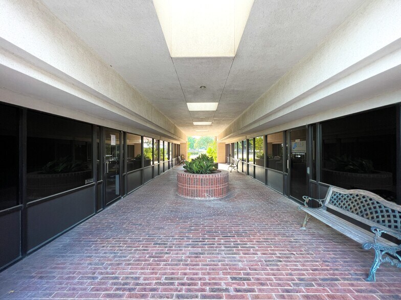 More Photos Of 3019 Alvin Devane Blvd, Austin Unknown For Lease