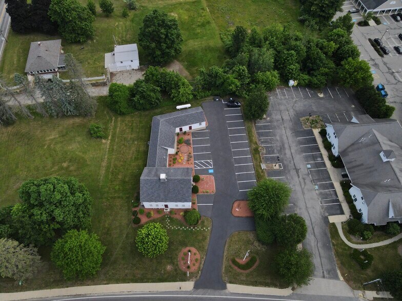 More Photos Of 2 Ash St, Hollis Office For Sale