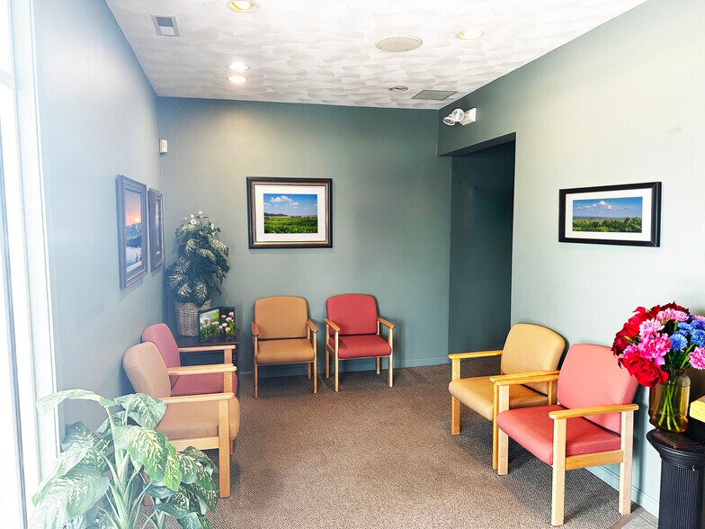 More Photos Of 2 Old Nashua Rd, Londonderry Freestanding For Sale