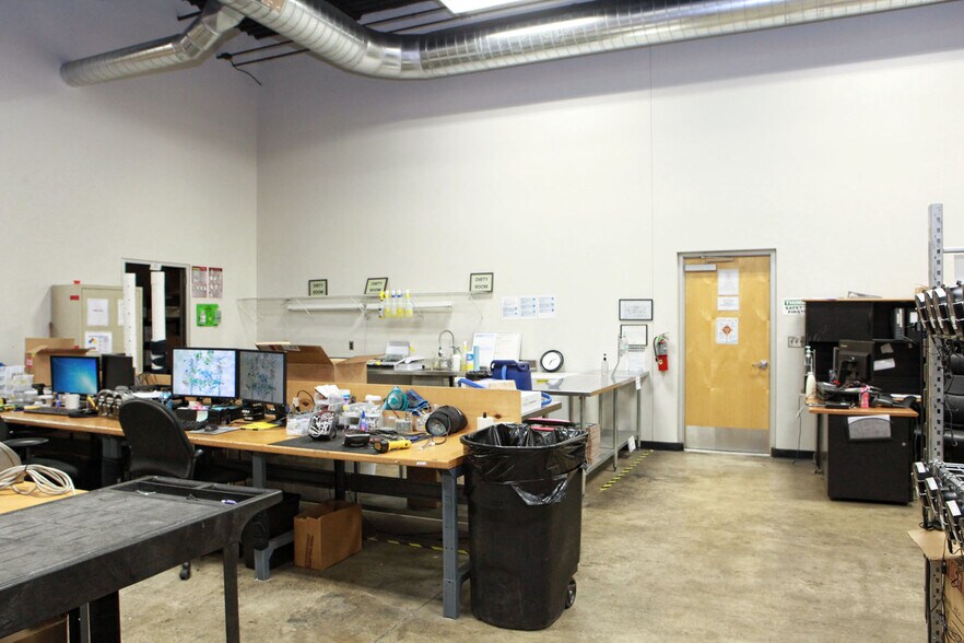 More Photos Of 817 E 4th St, Tulsa Showroom For Sale