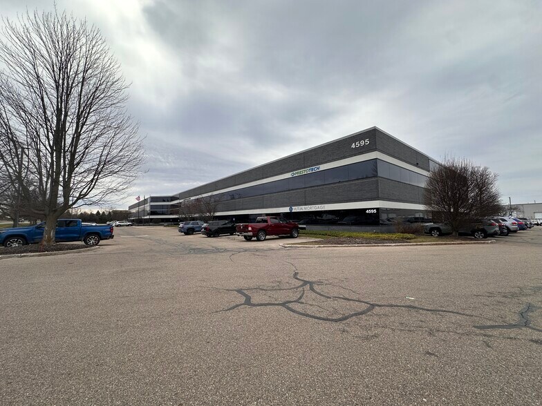 More Photos Of 4595 Broadmoor Ave SE, Grand Rapids Light Manufacturing For Lease