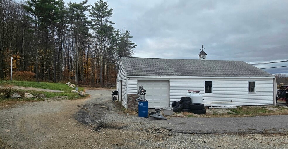 More Photos Of 187 Dover Rd, Chichester Freestanding For Sale