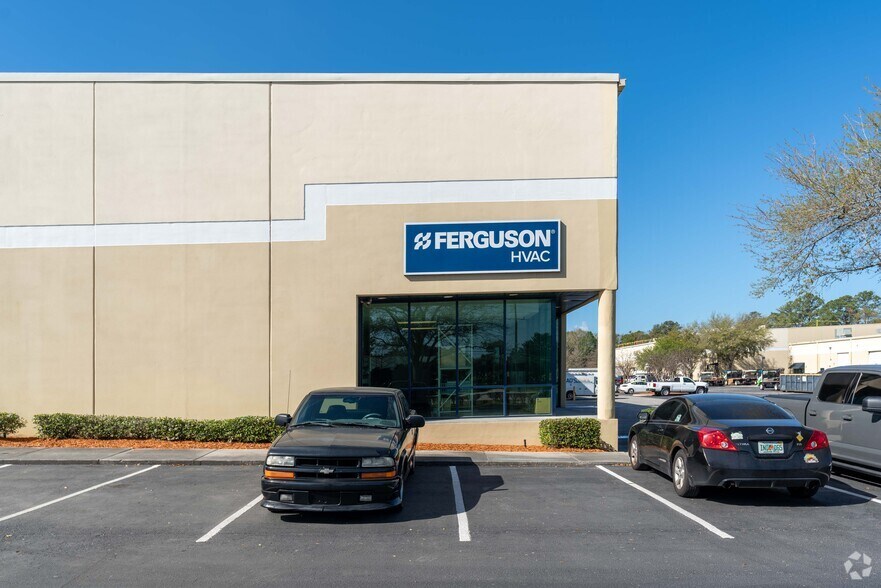 More Photos Of 7380 Philips Hwy, Jacksonville Unknown For Lease