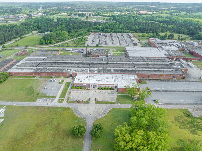 More Photos Of 60 Highway 22, Milledgeville Showroom For Sale