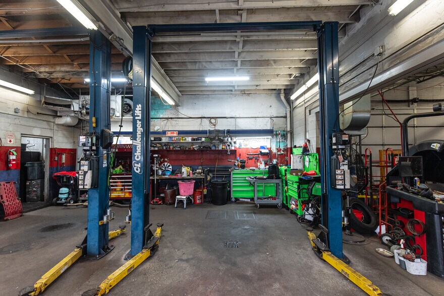 More Photos Of 8685 Torresdale Ave, Philadelphia Auto Repair For Sale