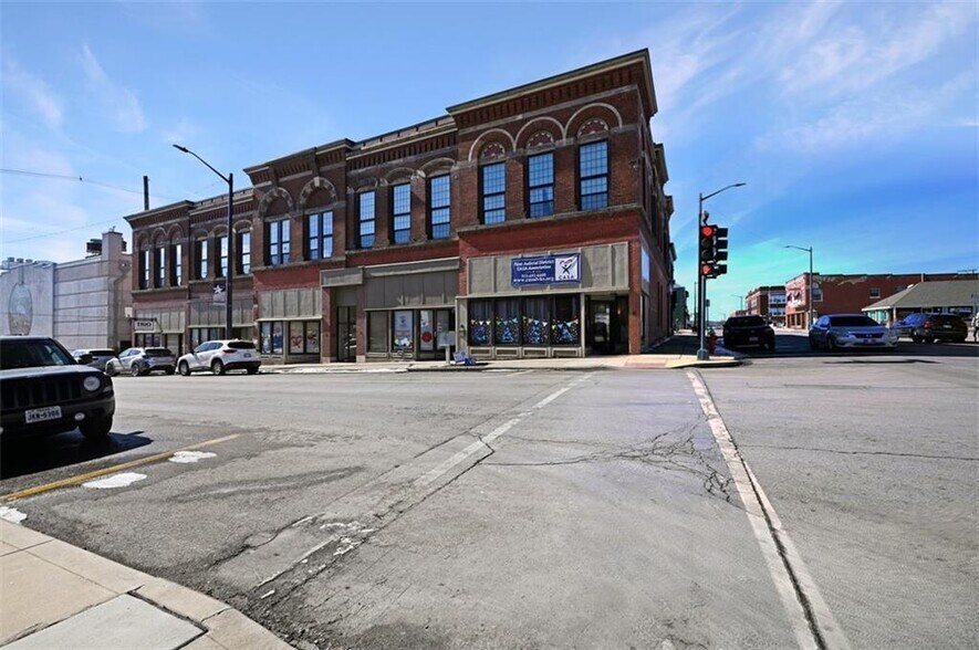 Primary Photo Of 100 S 5th St, Leavenworth Office Residential For Sale