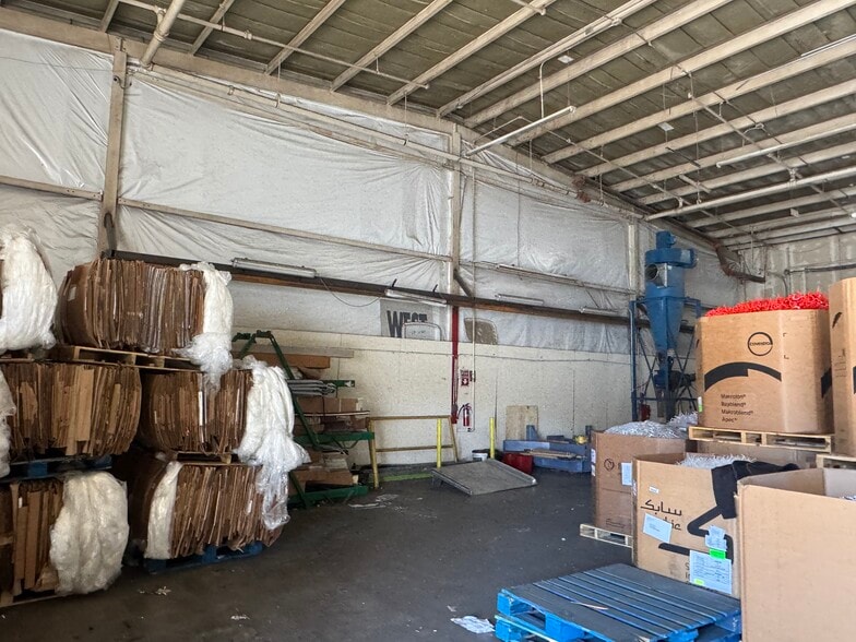 More Photos Of 3600 E 45th Ave, Denver Manufacturing For Sale