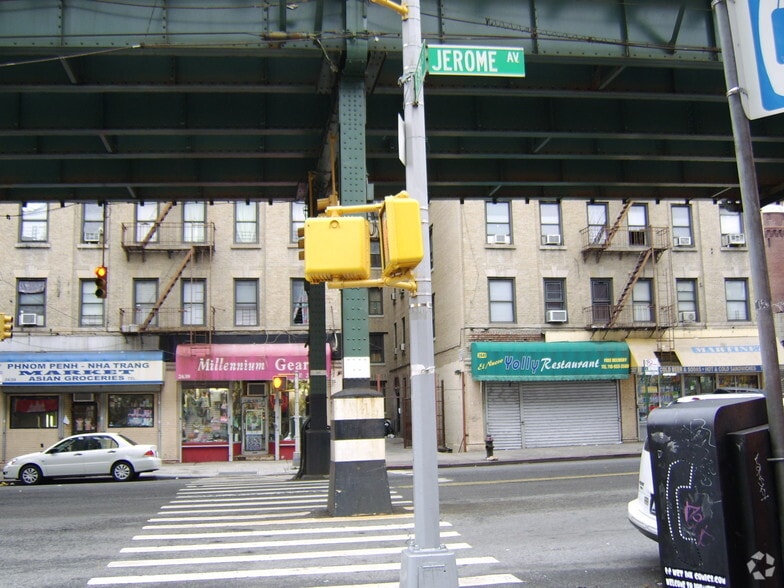 More Photos Of 2639-2641 Jerome Ave, Bronx Apartments For Lease