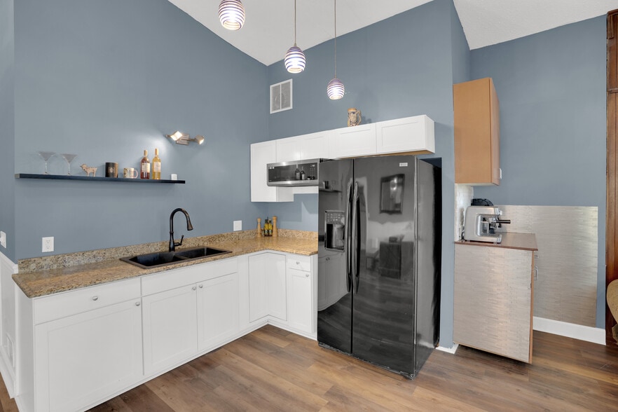 More Photos Of 128 Latonea Dr, Columbia Office Residential For Sale