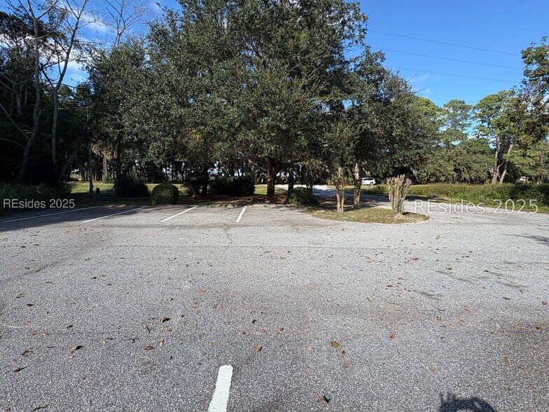 More Photos Of 574 Sea Island Pky, Saint Helena Island Office For Sale