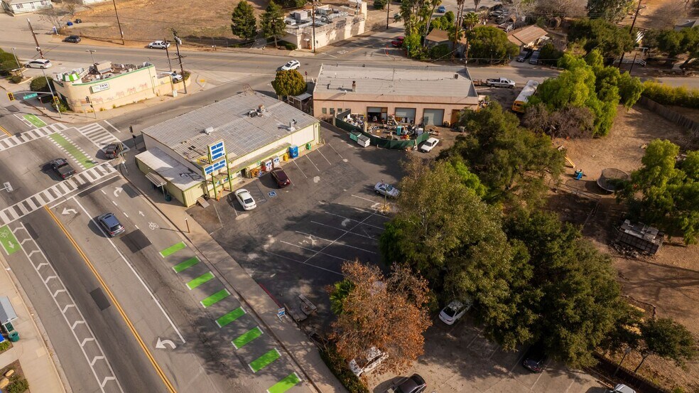 More Photos Of 690 N Ventura Ave, Oak View General Retail For Sale