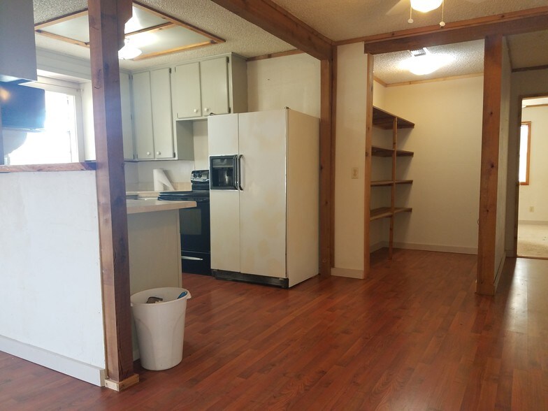 More Photos Of 4909 Bell Springs Rd, Dripping Springs Light Manufacturing For Sale