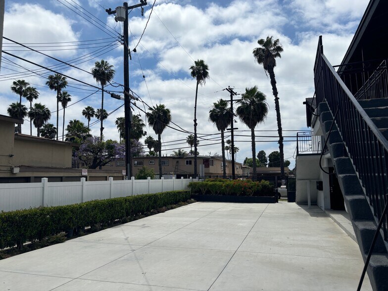 More Photos Of 13052 Rockinghorse Rd, Garden Grove Apartments For Sale