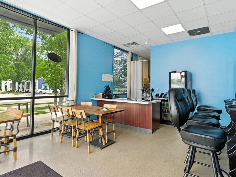 More Photos Of 1441 N 26th St, Sheboygan Service Station For Sale