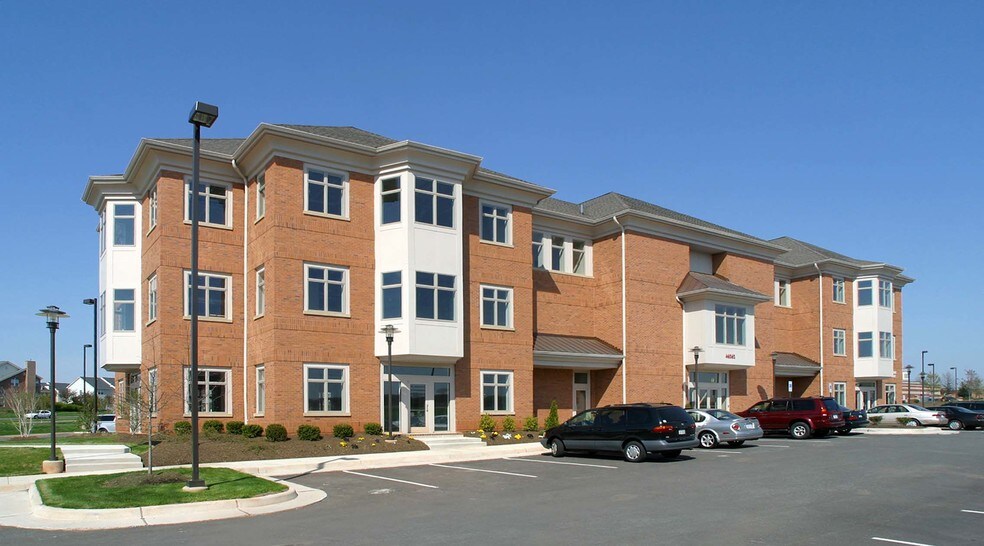 More Photos Of 46161 Westlake Dr, Sterling Office For Sale