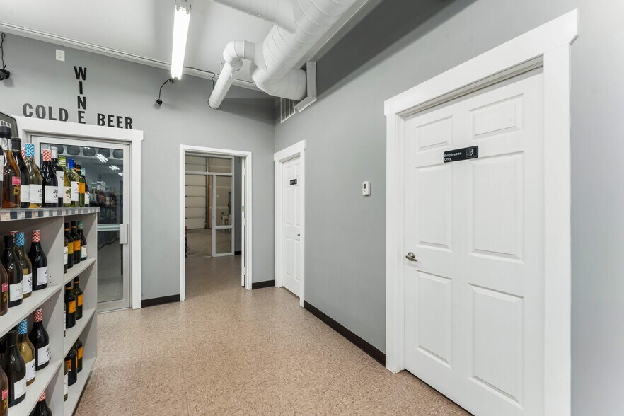 More Photos Of 25 Beju Ind. Dr, Sylvan Lake Department Store For Sale