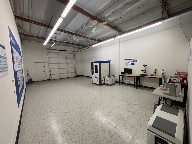 More Photos Of 290-302 Brokaw Rd, Santa Clara Warehouse For Lease