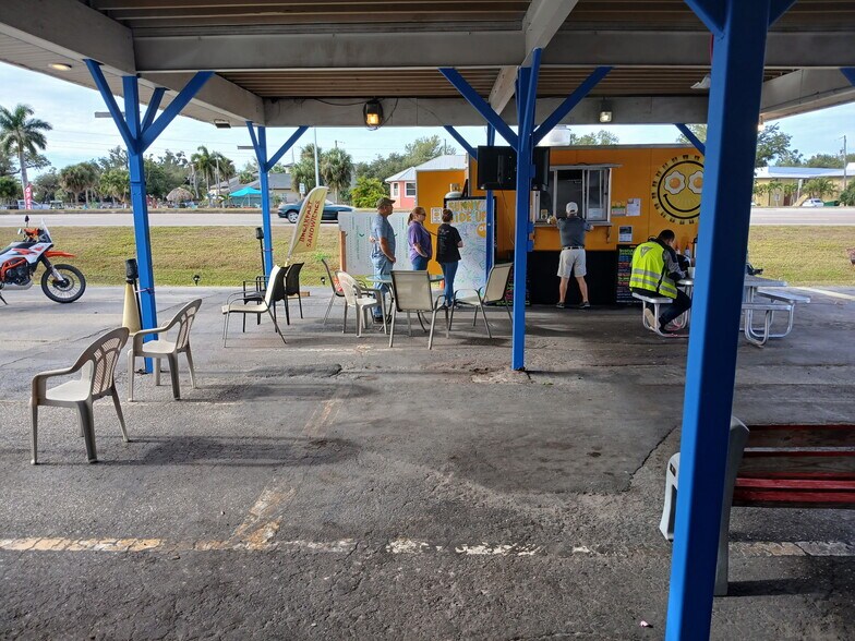 More Photos Of 4732 Tamiami Trl, Port Charlotte General Retail For Sale