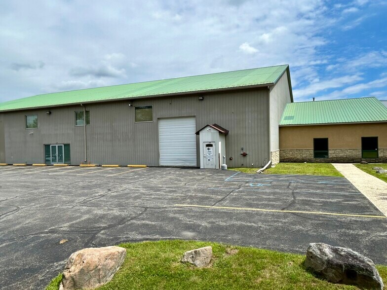 More Photos Of 137 Market Way, Mount Pocono Warehouse For Lease
