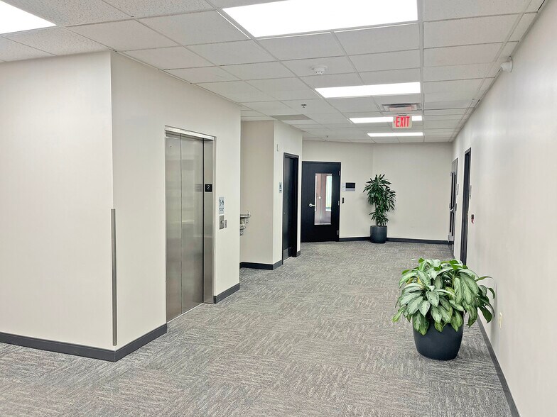 More Photos Of 13101 Telecom Dr, Tampa Office For Lease