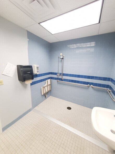 More Photos Of 3347 W 12th St, Erie Office For Lease